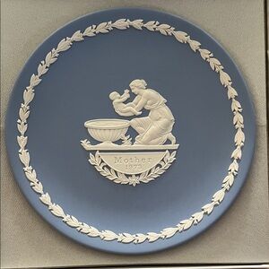 Wedgwood pale blue White Jasper Plate  Mother and Child Design 1973